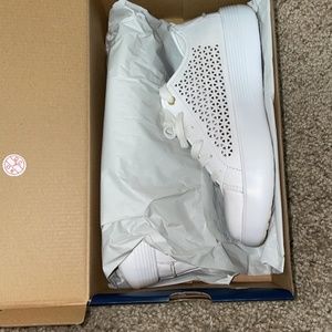 Cole Haan White Leather Sneaker 7 1/2